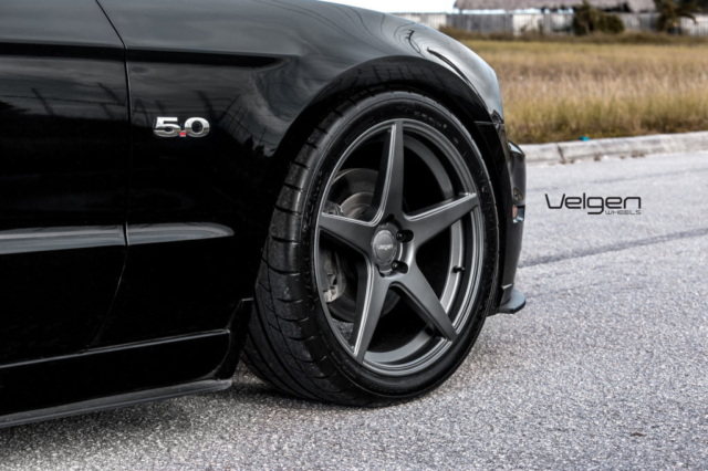 Black S197 Mustang GT Velgen Wheels Classic 5 Gunmetal-3
