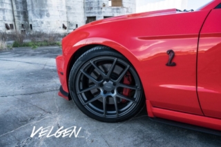 Race Red Shelby GT500 Mustang Velgen Wheels VMB5 Matte Gunmetal-3 Race Red Shelby GT500 Mustang Velgen Wheels VMB5 Matte Gunmetal-3
